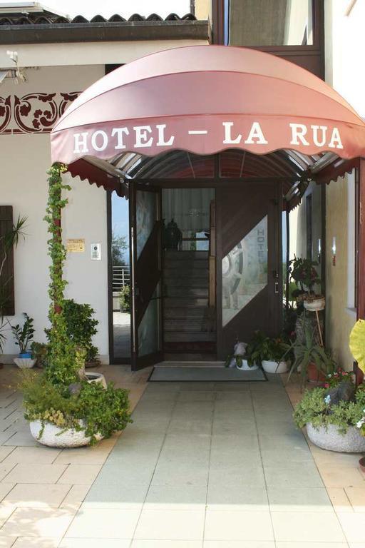 Hotel La Rua Carre Exterior photo